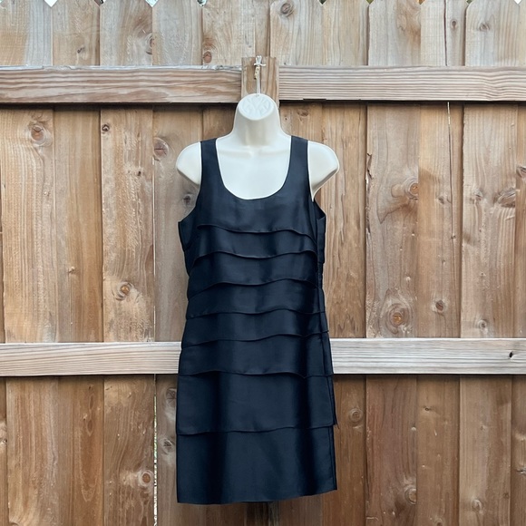 ⭐️ Bogo ⭐️🦋 Michael Kors Sz 6 black tiered sheath dress - Picture 12 of 15